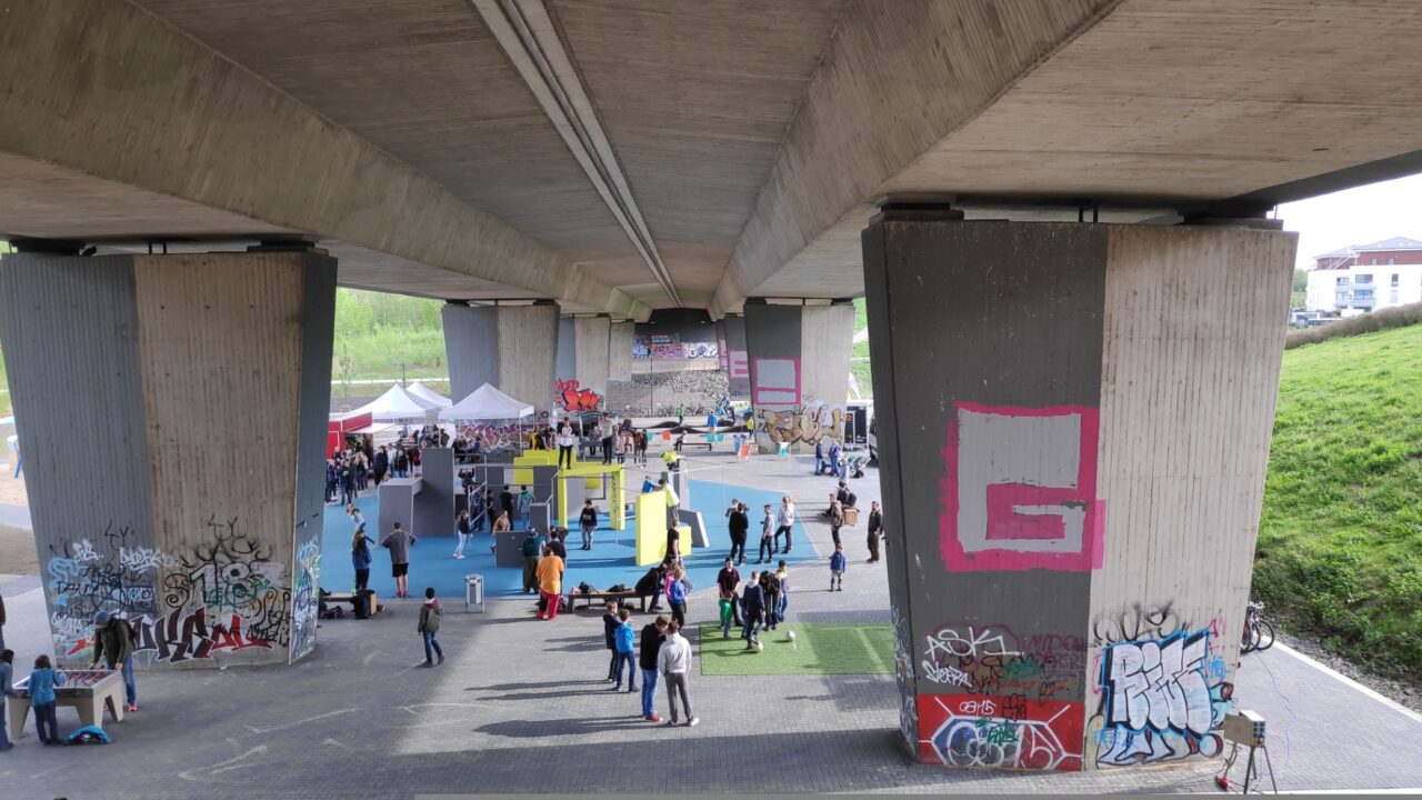Parkour-Elemente und Musik vereint: Der You Point bietet Jugendlichen einen Ort für Bewegung und Spaß.