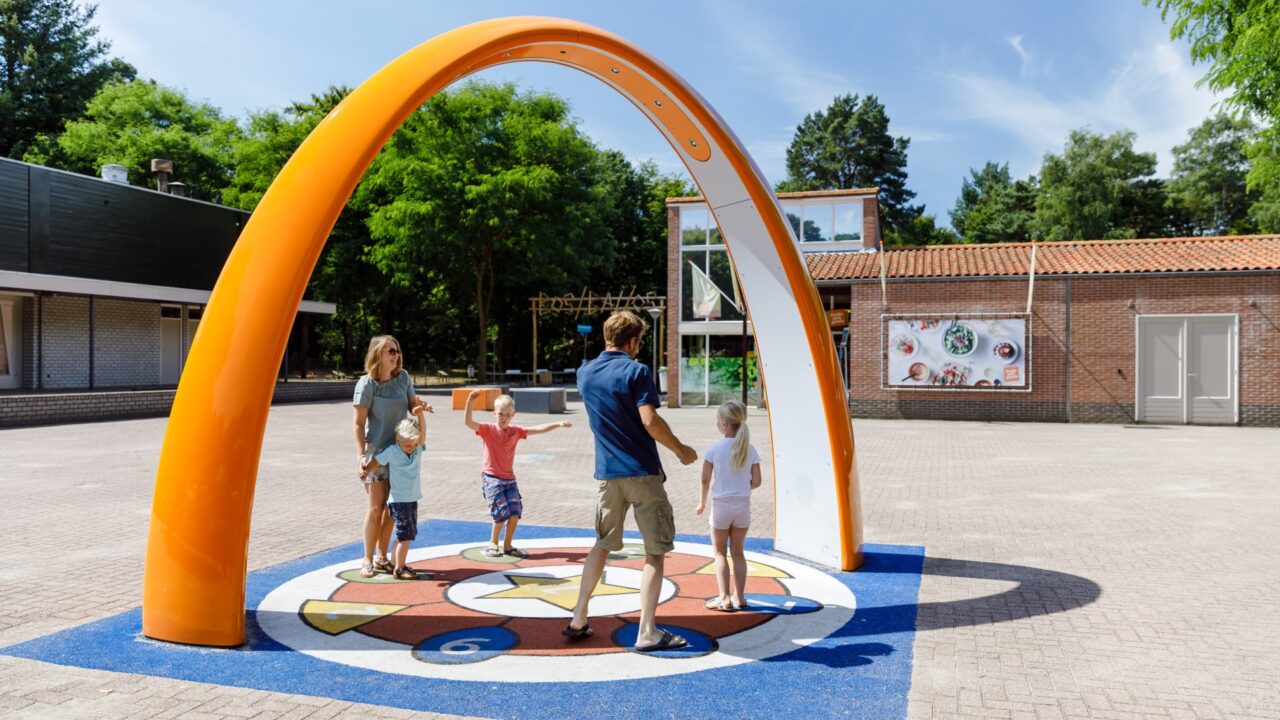 Lappset Sona: Der magische interaktive Spielbogen für abenteuerlustige Kinder