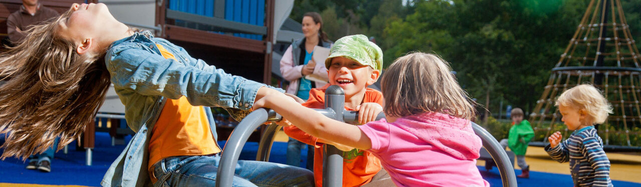 Einzelgeräte: Wippen, Schaukeln, Drehen, Rotieren, oder balancieren