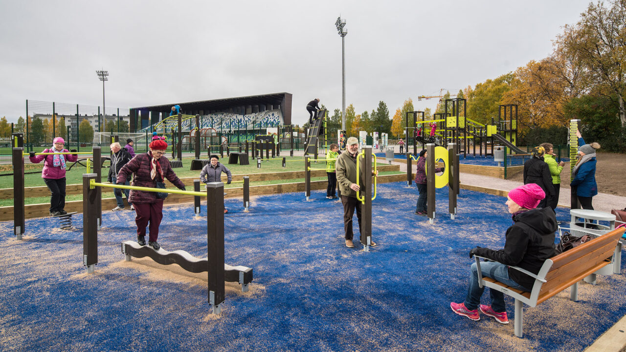 Speziell entwickelte Geräte, die Senioren helfen, ihre Mobilität und Gesundheit zu stärken.