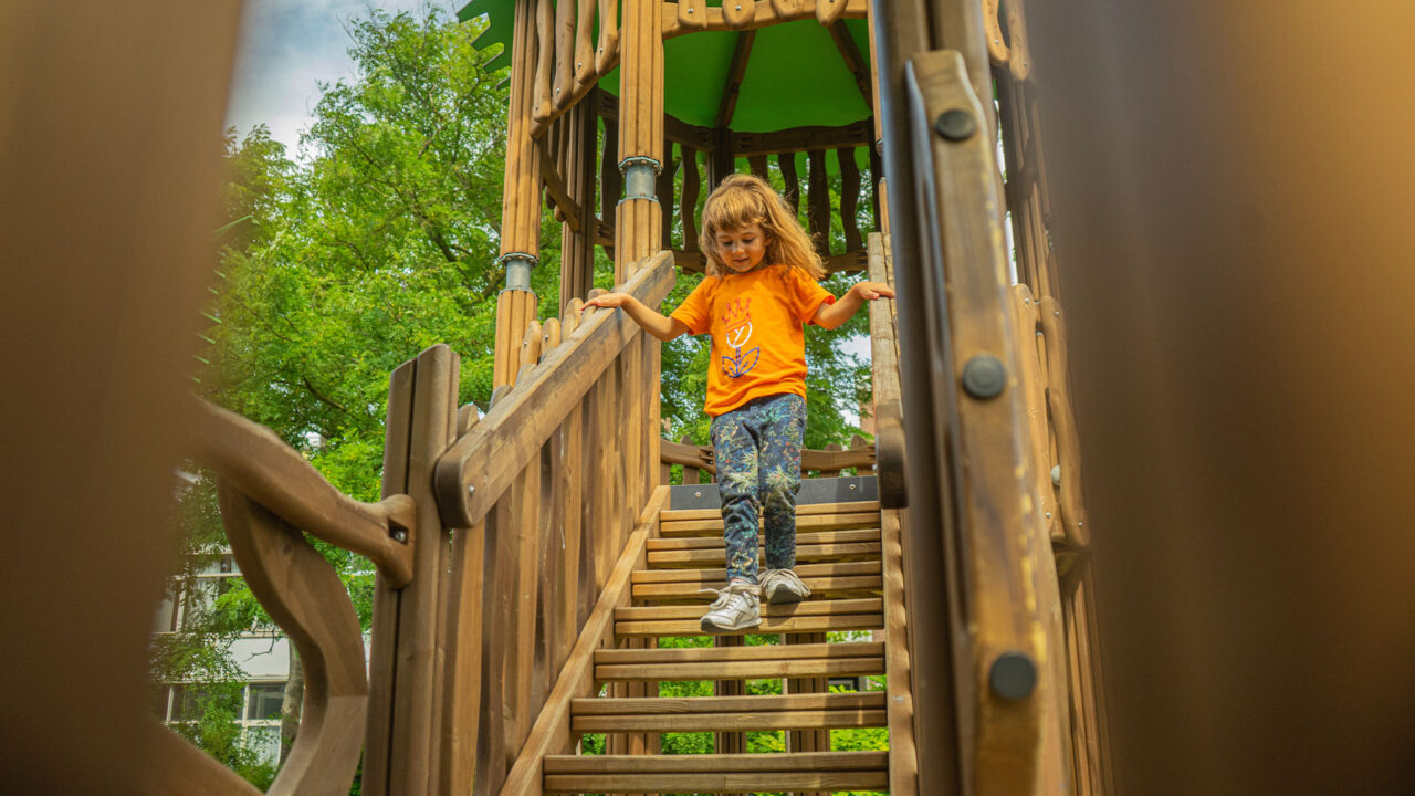 Wenn Sie ein Flora-Spielgerät anschauen, soll es Ihnen das Gefühl geben als käme es aus der freien Natur.