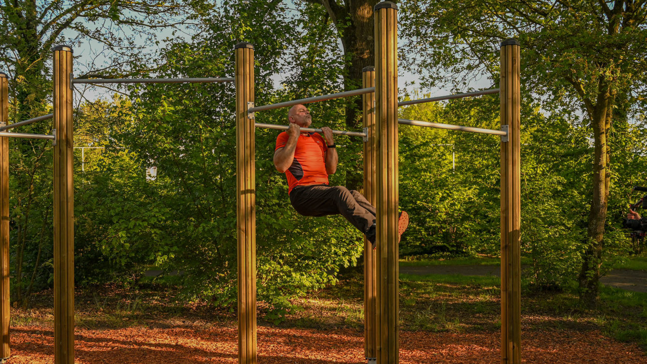 Nicht nur unsere Spielgeräte, sondern auch unsere Sportgeräte sind in Holzdesigns erhältlich! 