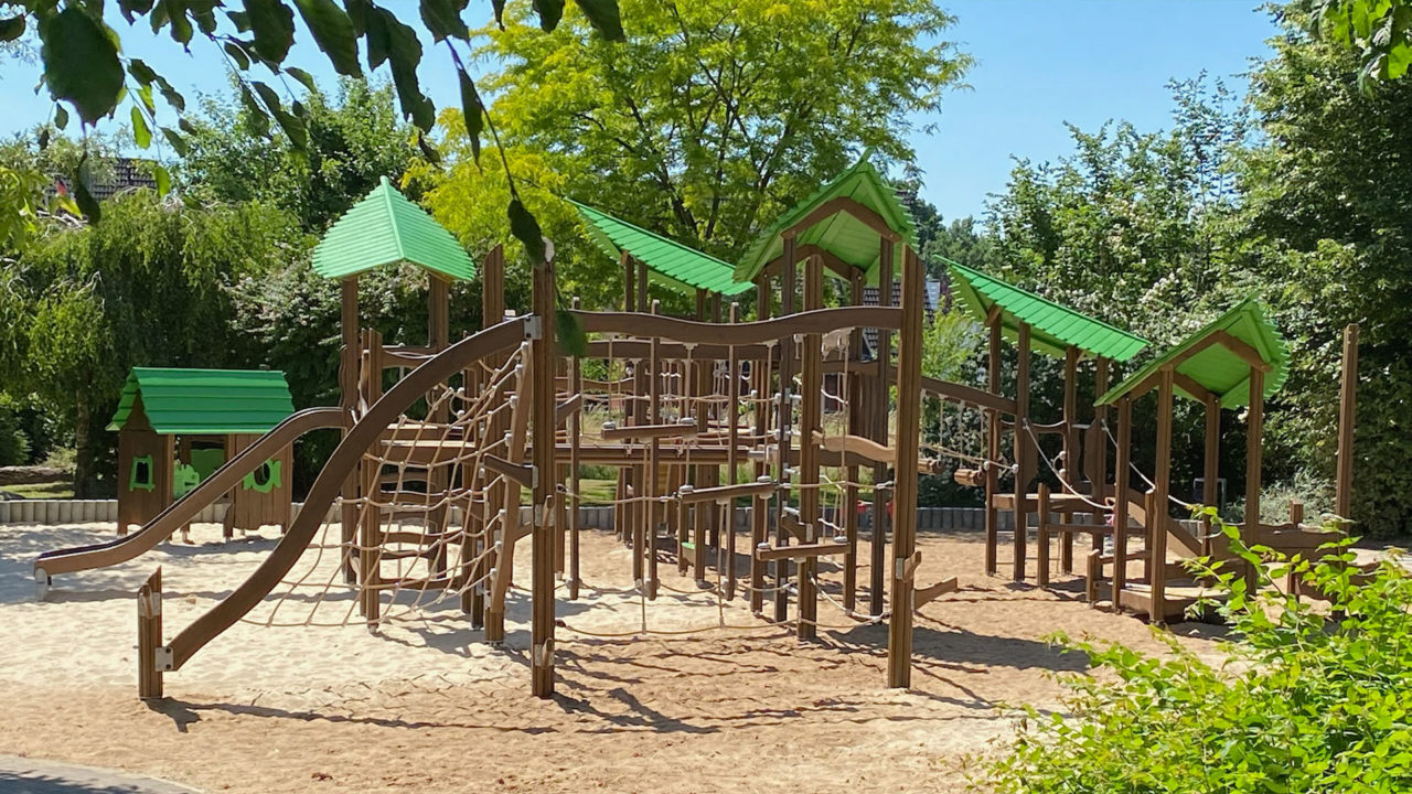 Spielspaß im Grünen von Papendiek: Flora fördert soziale Interaktion und körperliche Bewegung.