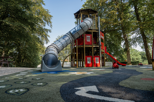 Erlebe die Feuerwehr-Abenteuer auf unserem einzigartigen Lappset-Spielplatz!