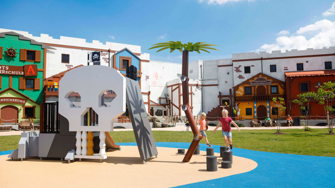 Das riesen Piratenschiff wartet auf dich!