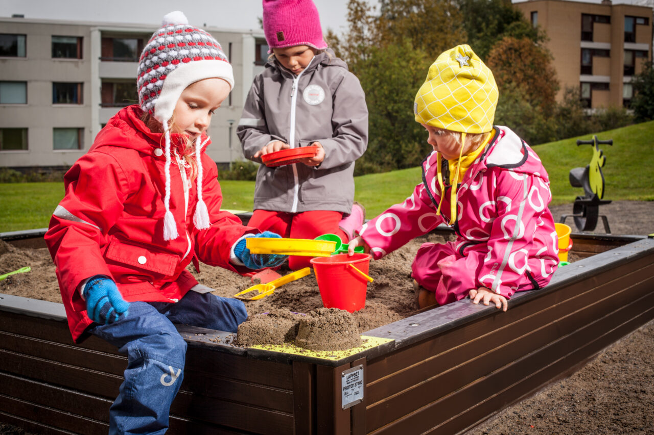 Hier entstehen Ideen: Spielen, bauen und die Natur entdecken.