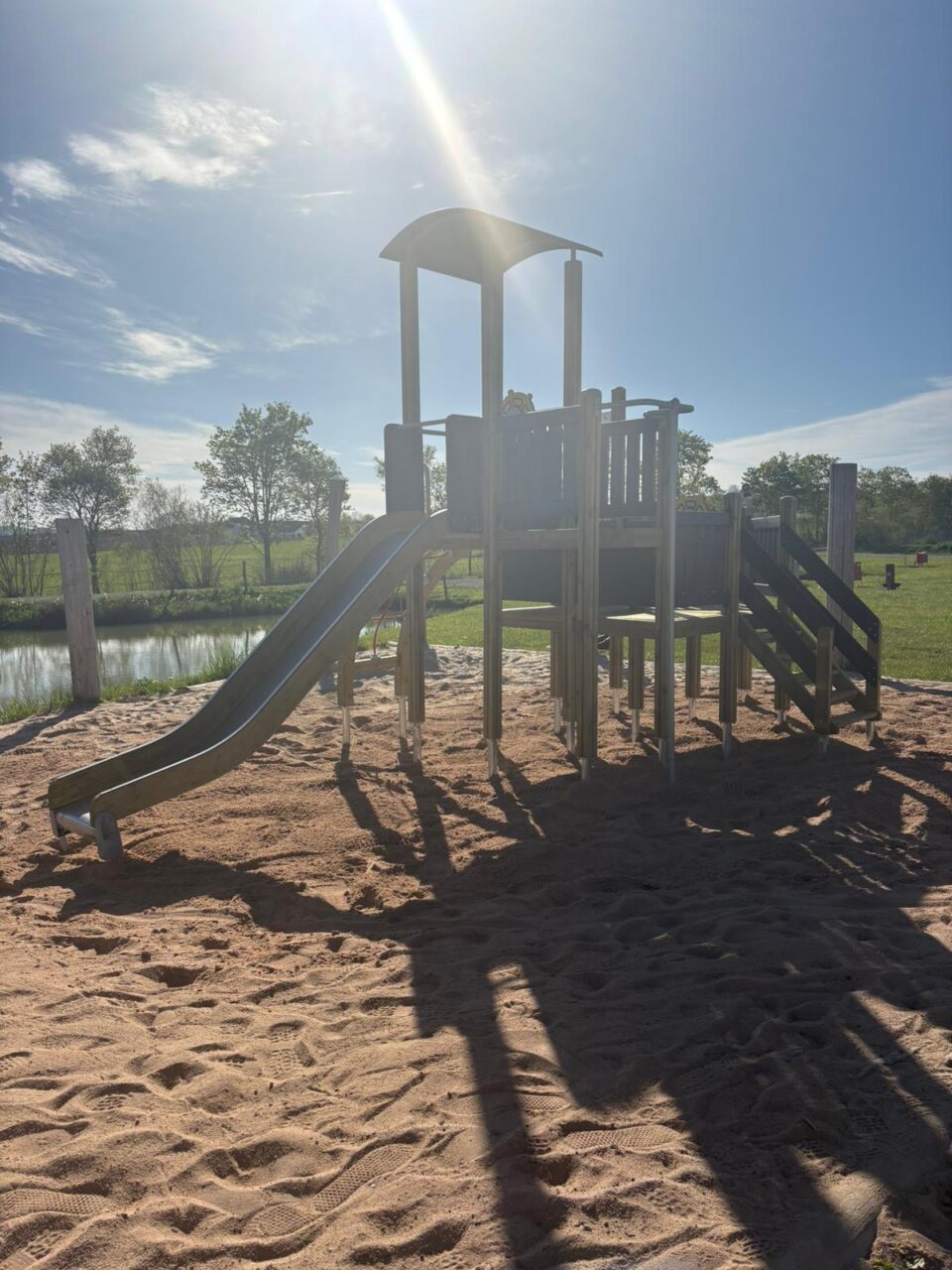 Klettern und Entdecken auf dem Piratenschiff