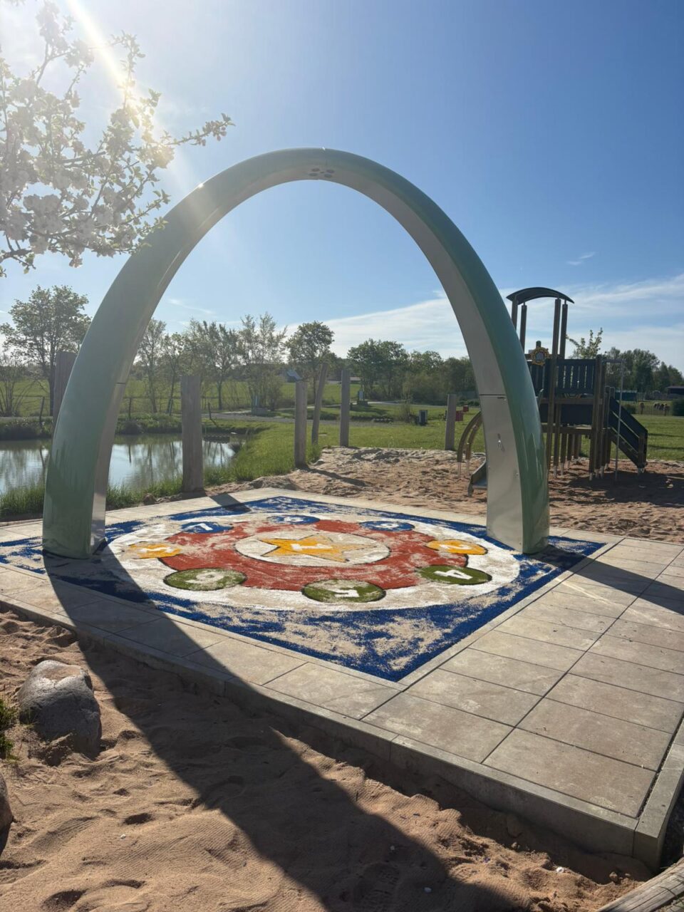 Interaktiver Spielspaß unter der Sonne